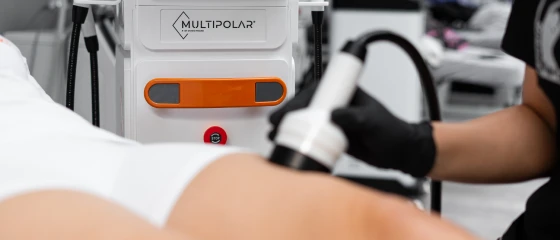 Urządzenie Multipolar Pro podczas zabiegu
